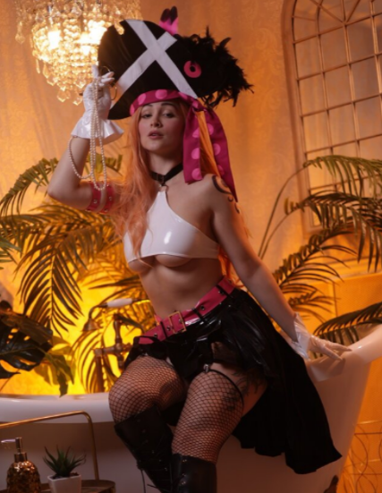 Cosplay Clearance: Nami (One Piece RED version)