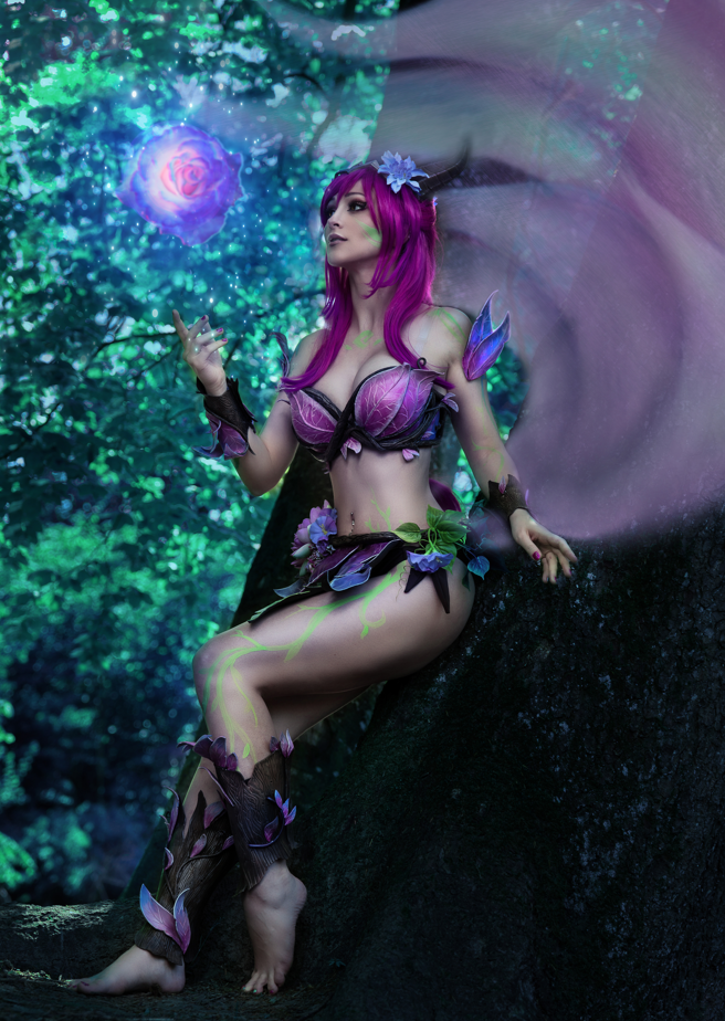 League of Legends: Elderwood Ahri (Signed A4 Print)
